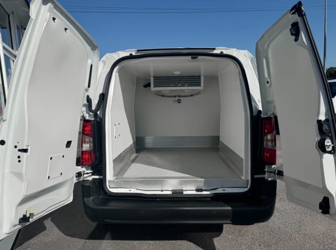 2025 Vauxhall Combo