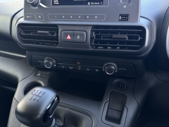 2025 Vauxhall Combo