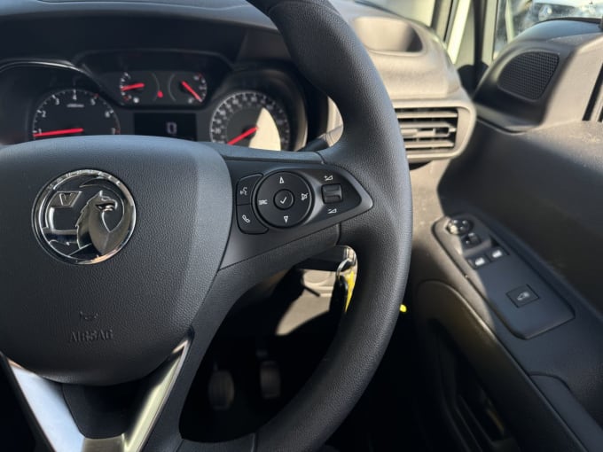 2025 Vauxhall Combo