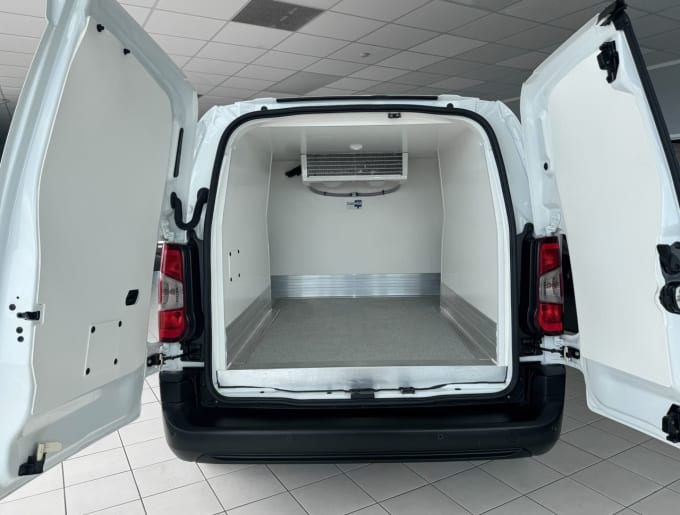 2025 Vauxhall Combo