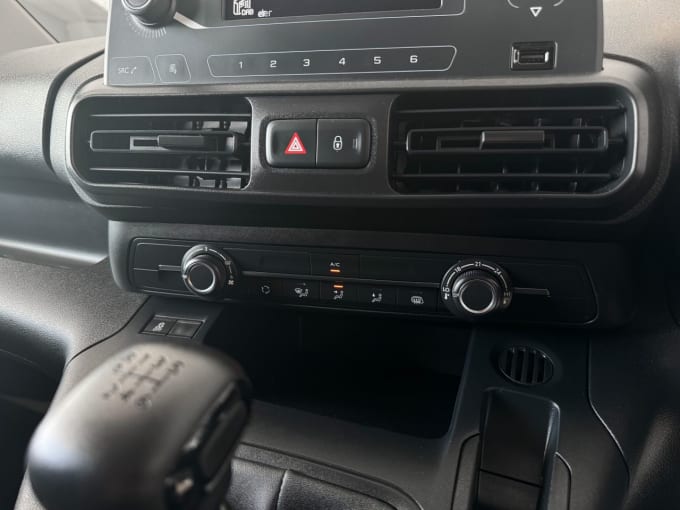 2025 Vauxhall Combo