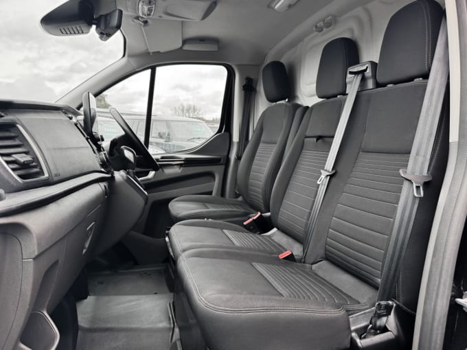 2025 Ford Transit Custom