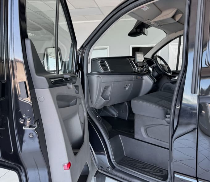 2025 Ford Transit Custom