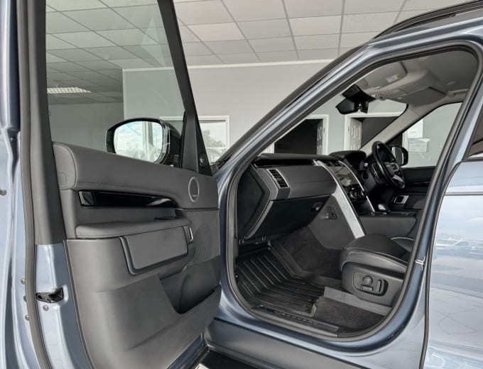2025 Land Rover Discovery