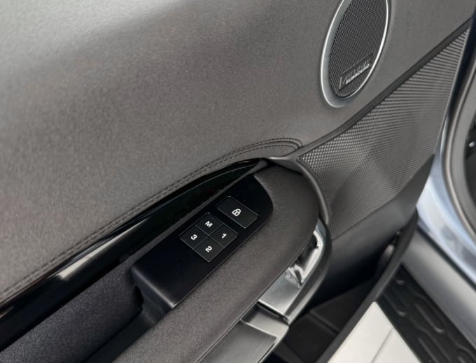 2025 Land Rover Discovery
