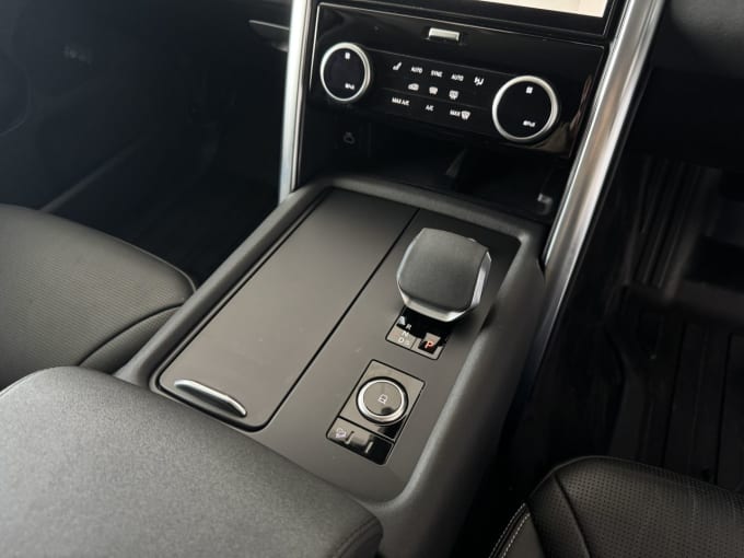 2025 Land Rover Discovery