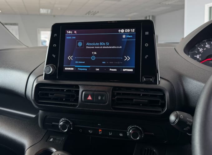 2025 Peugeot Partner
