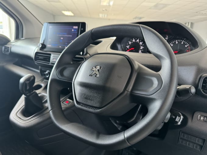 2025 Peugeot Partner
