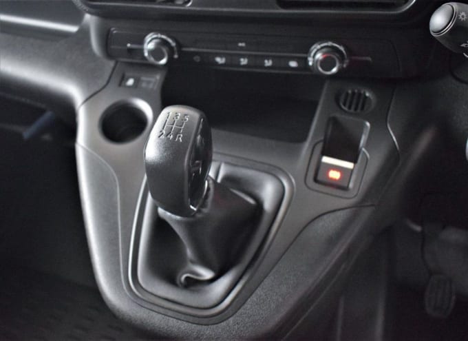2025 Peugeot Partner