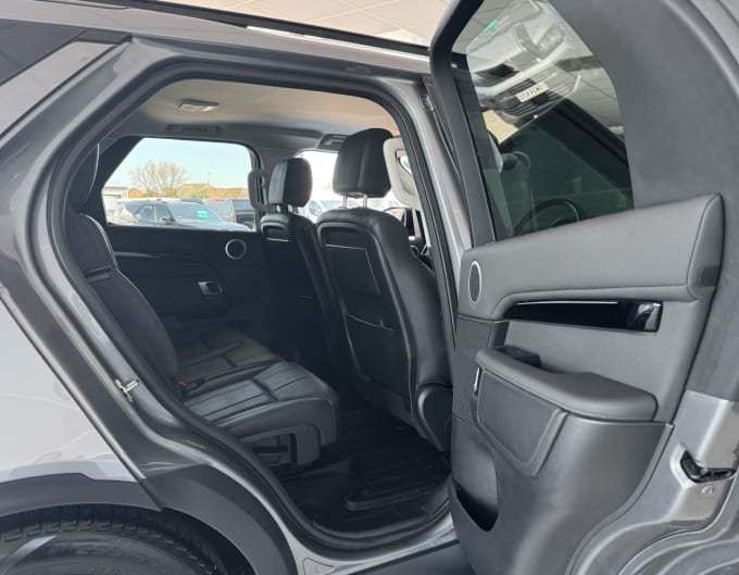 2025 Land Rover Discovery
