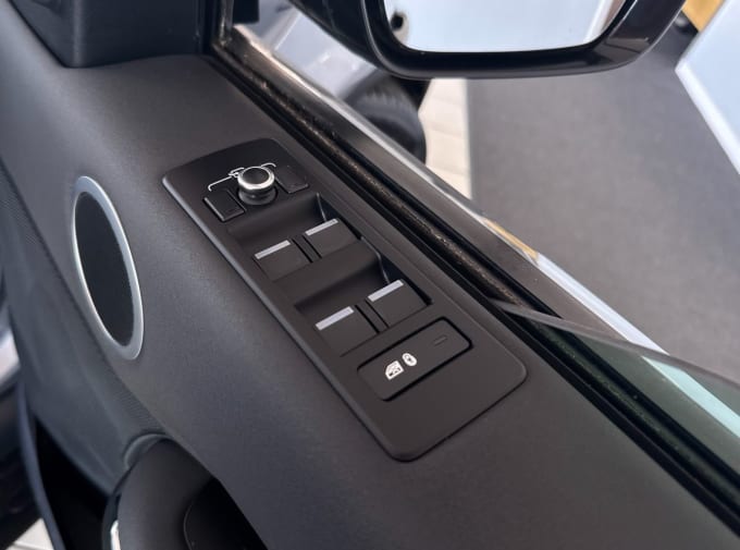 2025 Land Rover Discovery