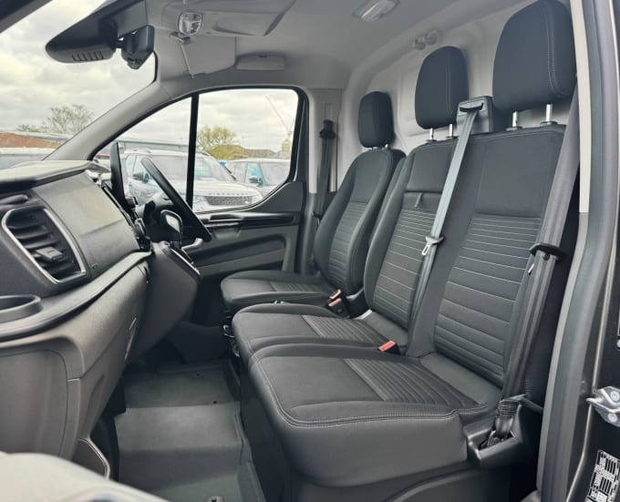 2025 Ford Transit Custom