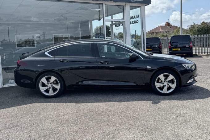 2025 Vauxhall Insignia