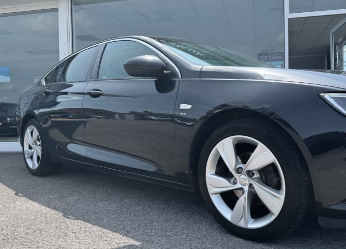 2025 Vauxhall Insignia