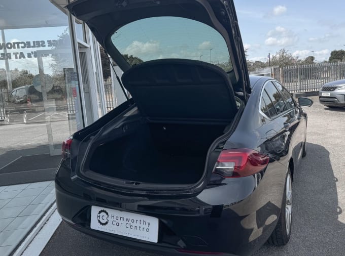 2025 Vauxhall Insignia
