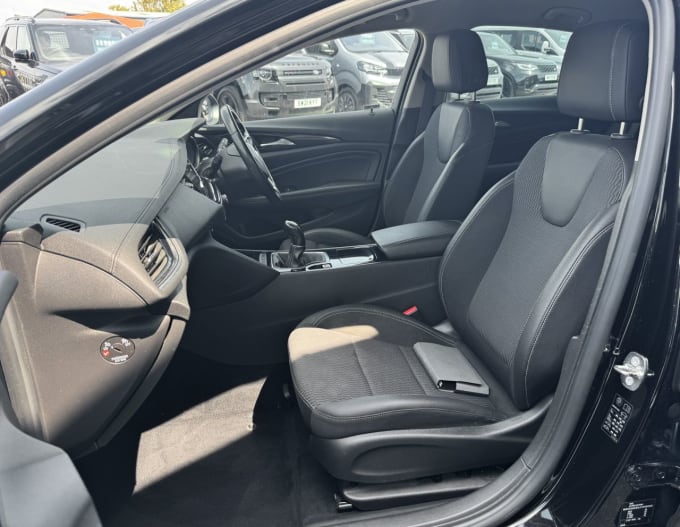 2025 Vauxhall Insignia