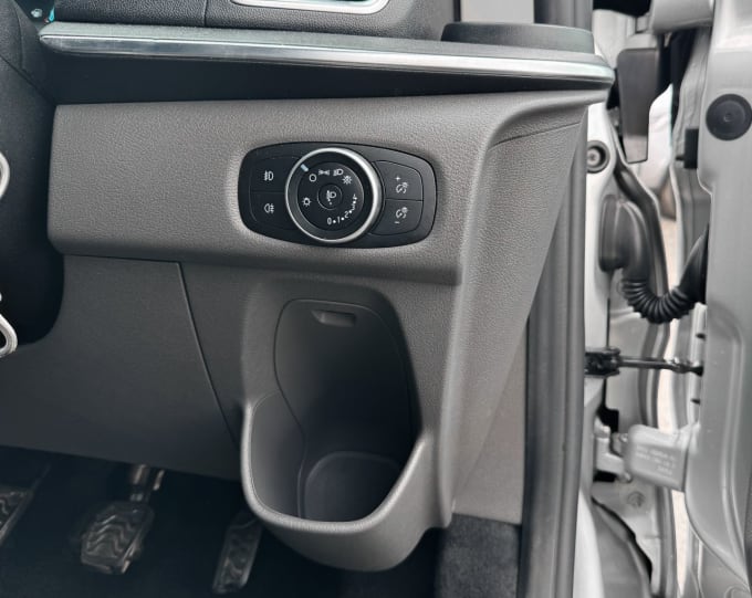 2025 Ford Tourneo Custom