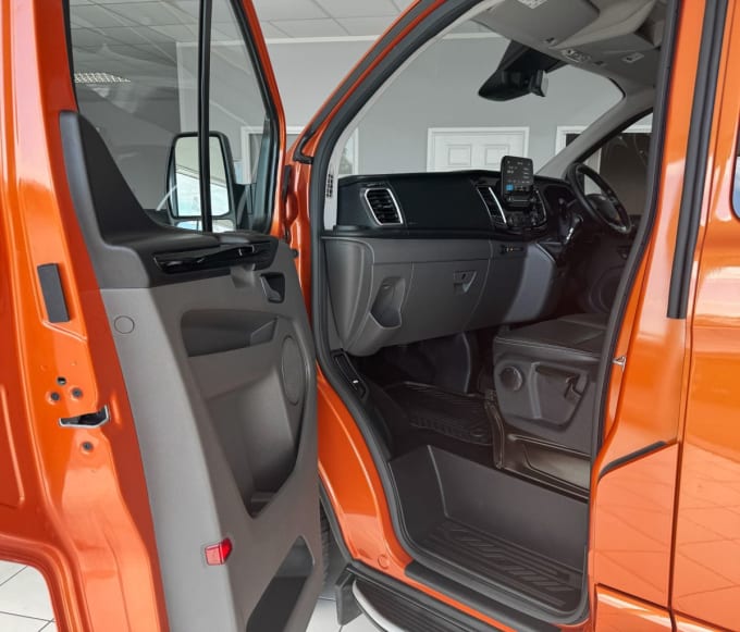 2025 Ford Transit Custom