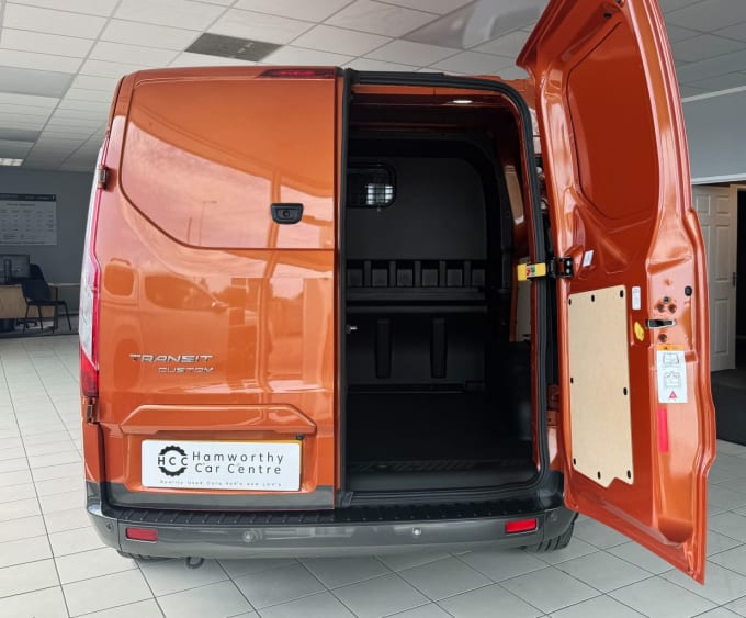 2025 Ford Transit Custom