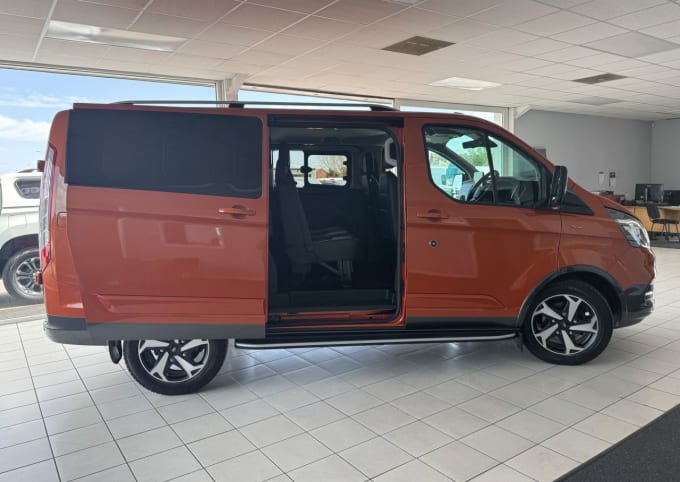 2025 Ford Transit Custom