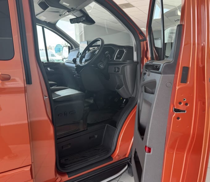 2025 Ford Transit Custom