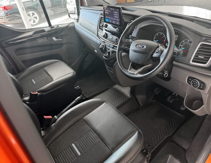 2025 Ford Transit Custom