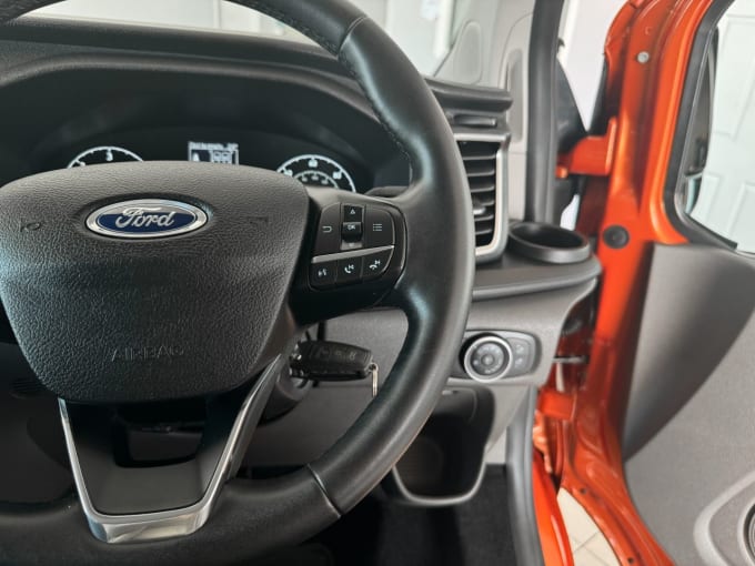 2025 Ford Transit Custom
