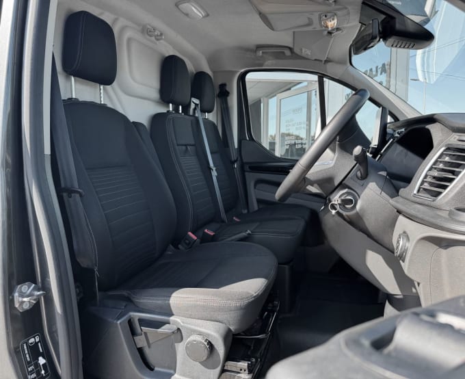2025 Ford Transit Custom