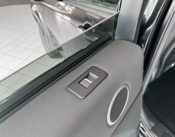 2025 Land Rover Discovery