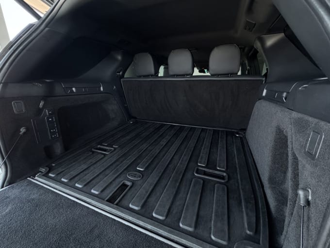 2025 Land Rover Discovery