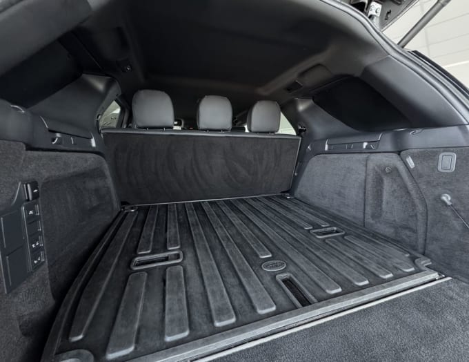 2025 Land Rover Discovery