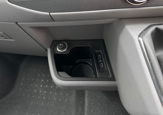 2025 Volkswagen Transporter