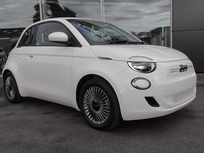 2025 Fiat 500e