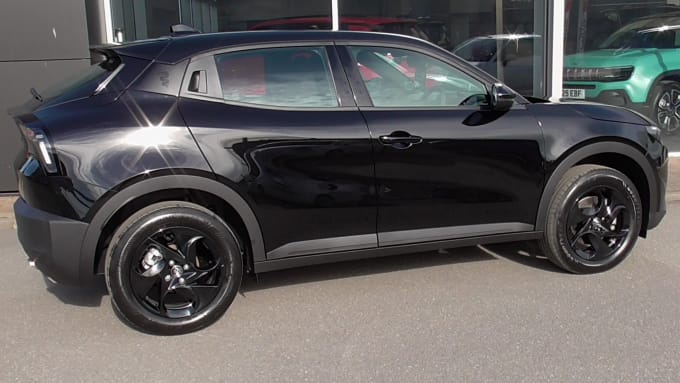 2025 Alfa Romeo Junior Ibrida