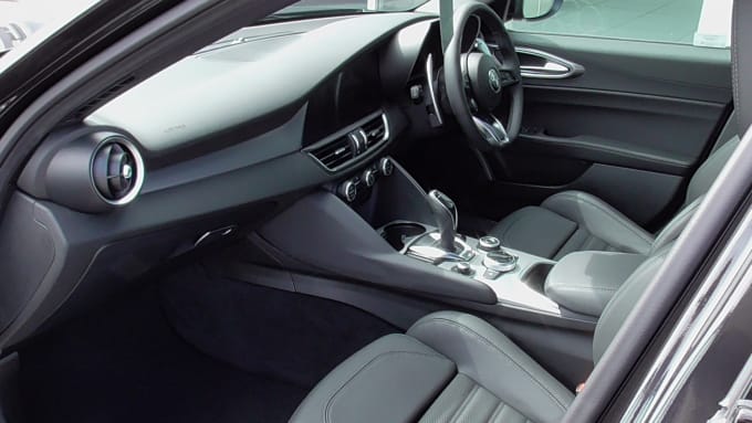 2025 Alfa Romeo Giulia