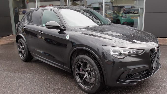 2025 Alfa Romeo Stelvio