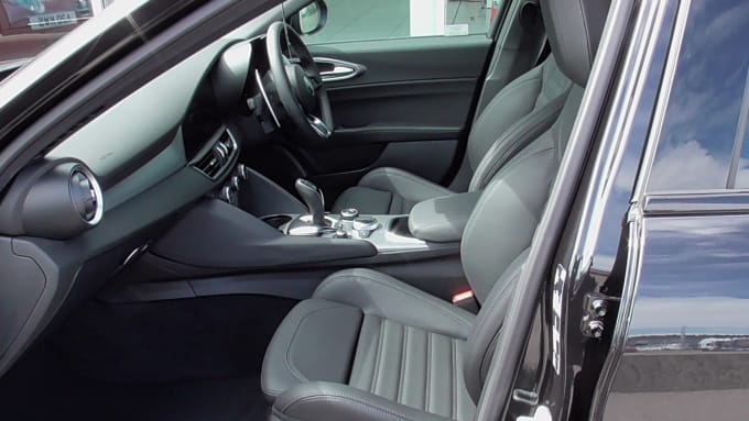 2025 Alfa Romeo Giulia