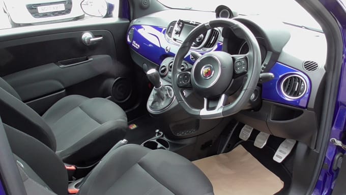 2025 Abarth 595