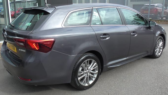 2024 Toyota Avensis