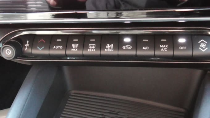 2025 Alfa Romeo Junior Ibrida