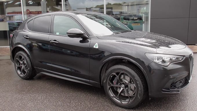2025 Alfa Romeo Stelvio