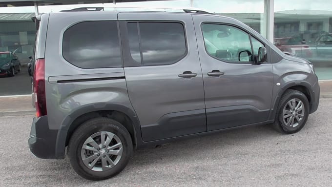 2025 Peugeot Rifter