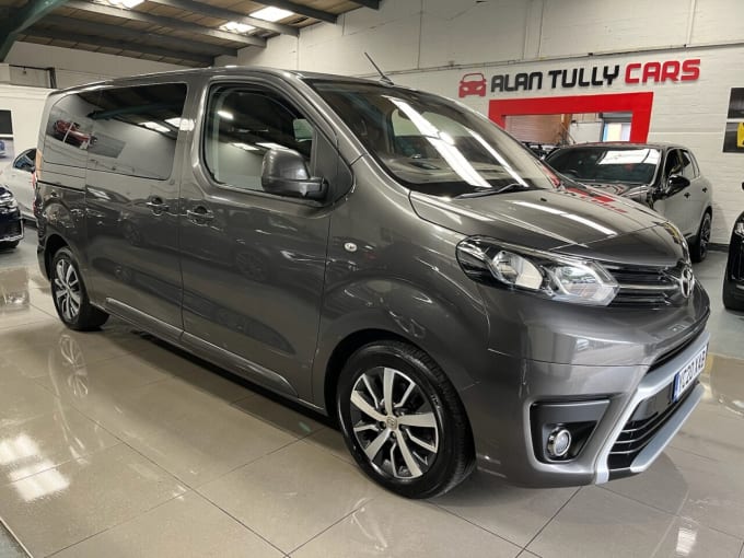 2025 Toyota Proace Verso