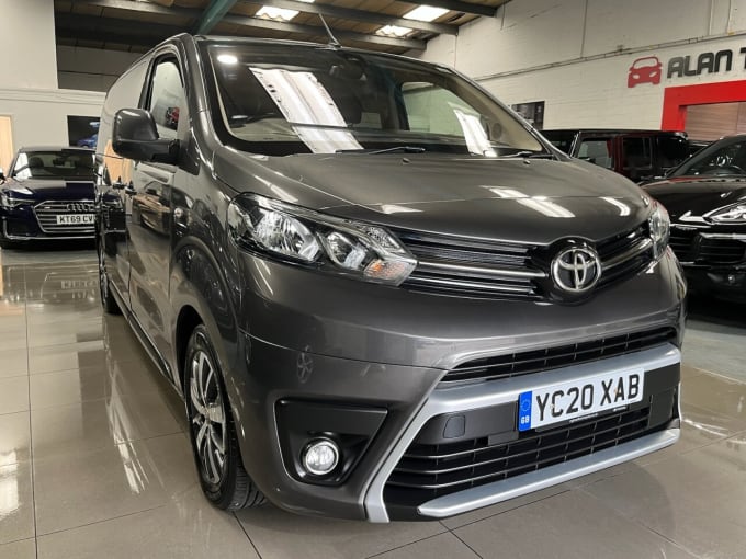 2025 Toyota Proace Verso