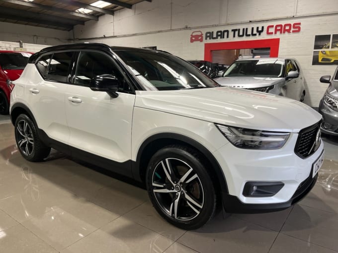 2025 Volvo Xc40