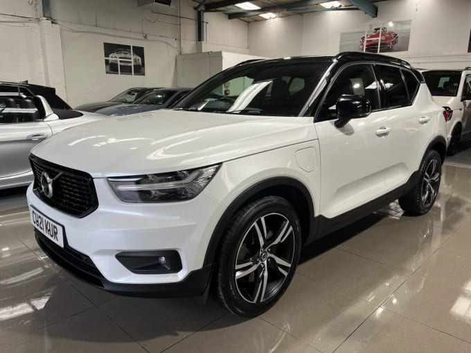 2025 Volvo Xc40