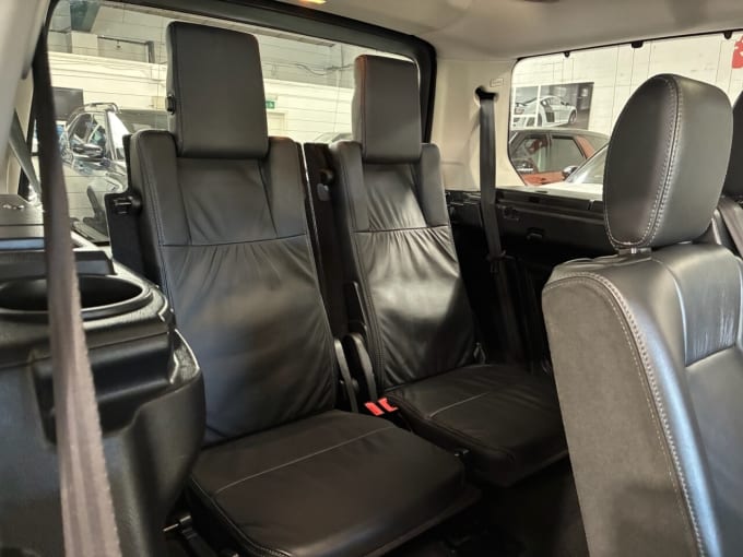 2025 Land Rover Discovery 4