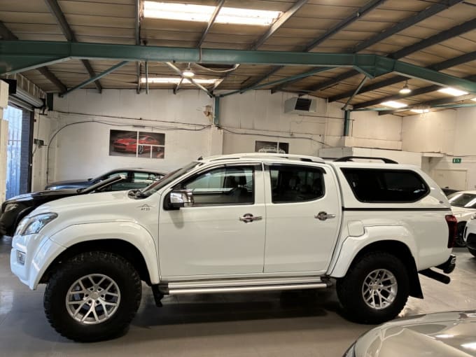 2025 Isuzu D-max