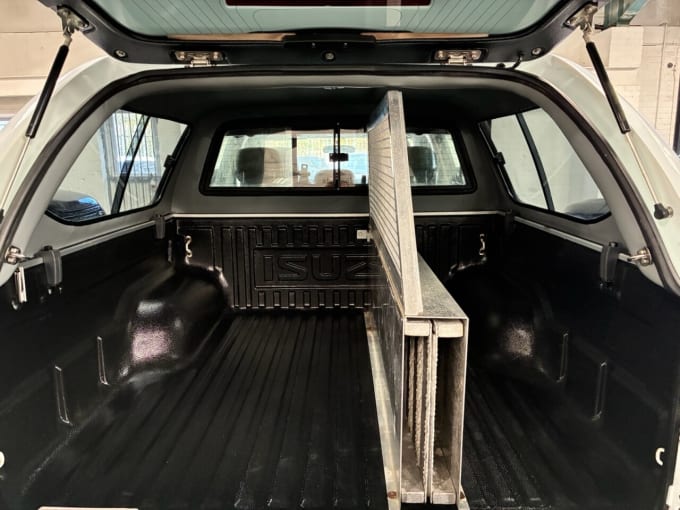2025 Isuzu D-max