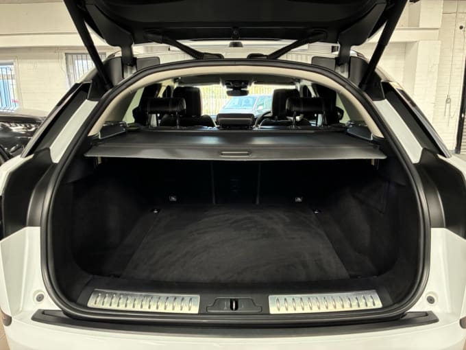2025 Land Rover Range Rover Velar